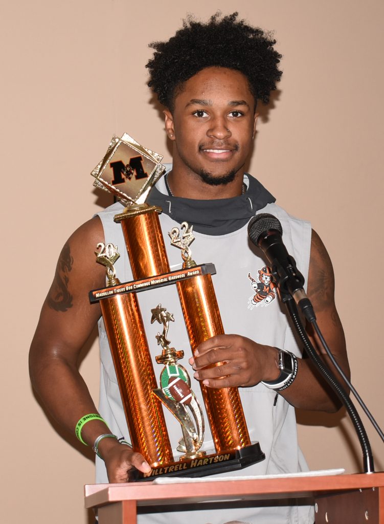 Willtrell Hartson Receives Touchdown Club Award - MassillonTigers.com